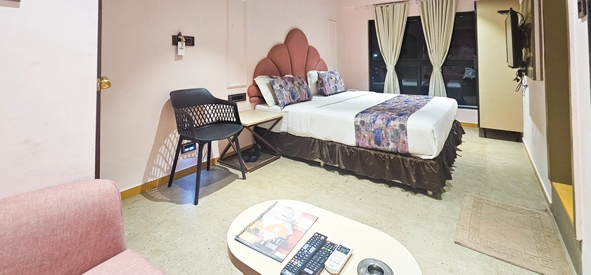 Hotel Nova Bling Rajkot (1)