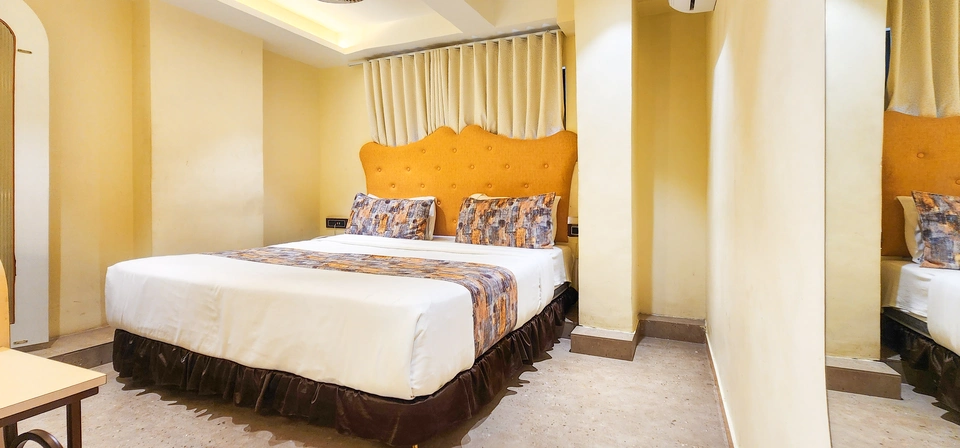 Hotel Nova Bling Rajkot (1)