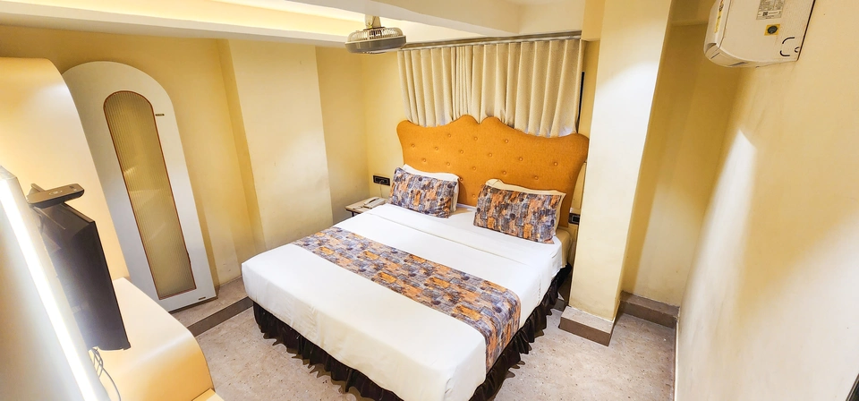 Hotel Nova Bling Rajkot (2)