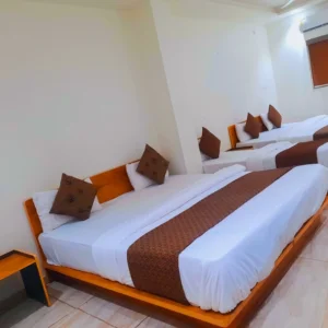 5 Bed Family Room