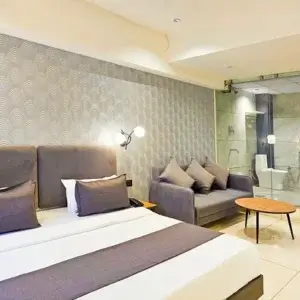Bizz Suite Room